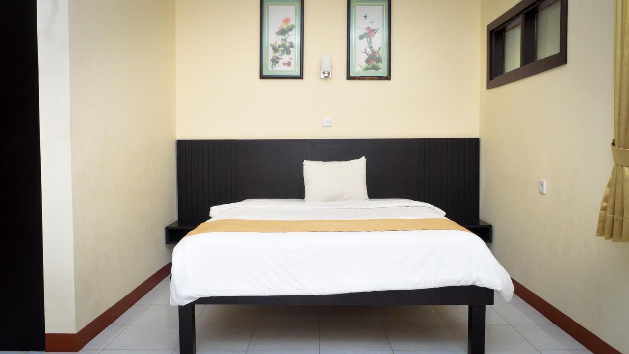 Uni Beach Hotel Pangandaran Exterior foto